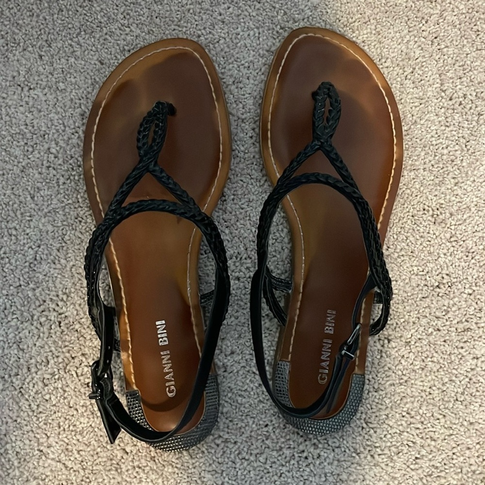 Gianni Bini women’s leather sandals size 8